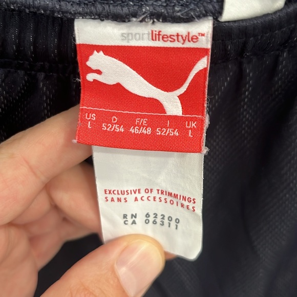 PUMA - basketball shorts - size Large - Picture 5 of 5